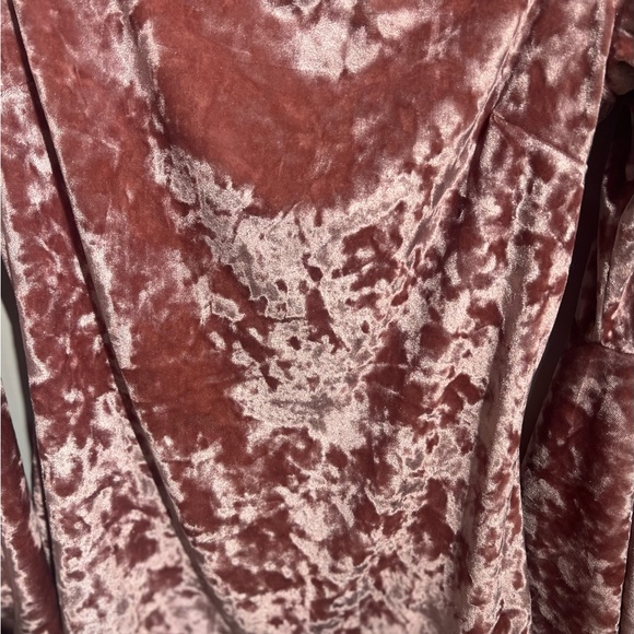 Venus Rose Colored Velour Off the Shoulder Top with Flared Sleeves Size S - Picture 4 of 8